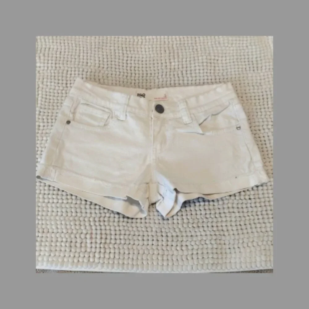 RSQ Denim White Malibu Shorts Size 3 EUC M-121
